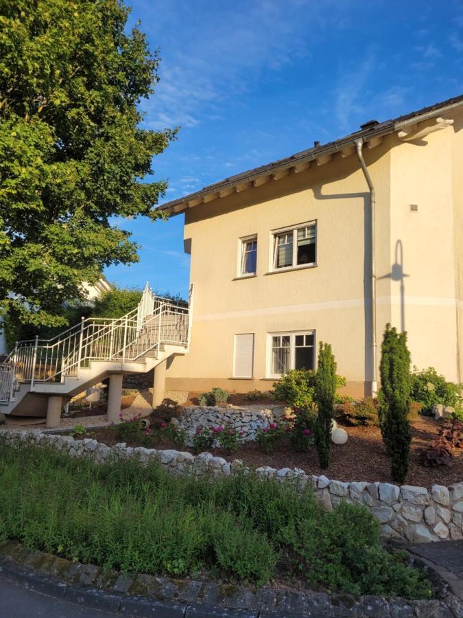 Ferienwohnung Mia Flussbach エクステリア 写真